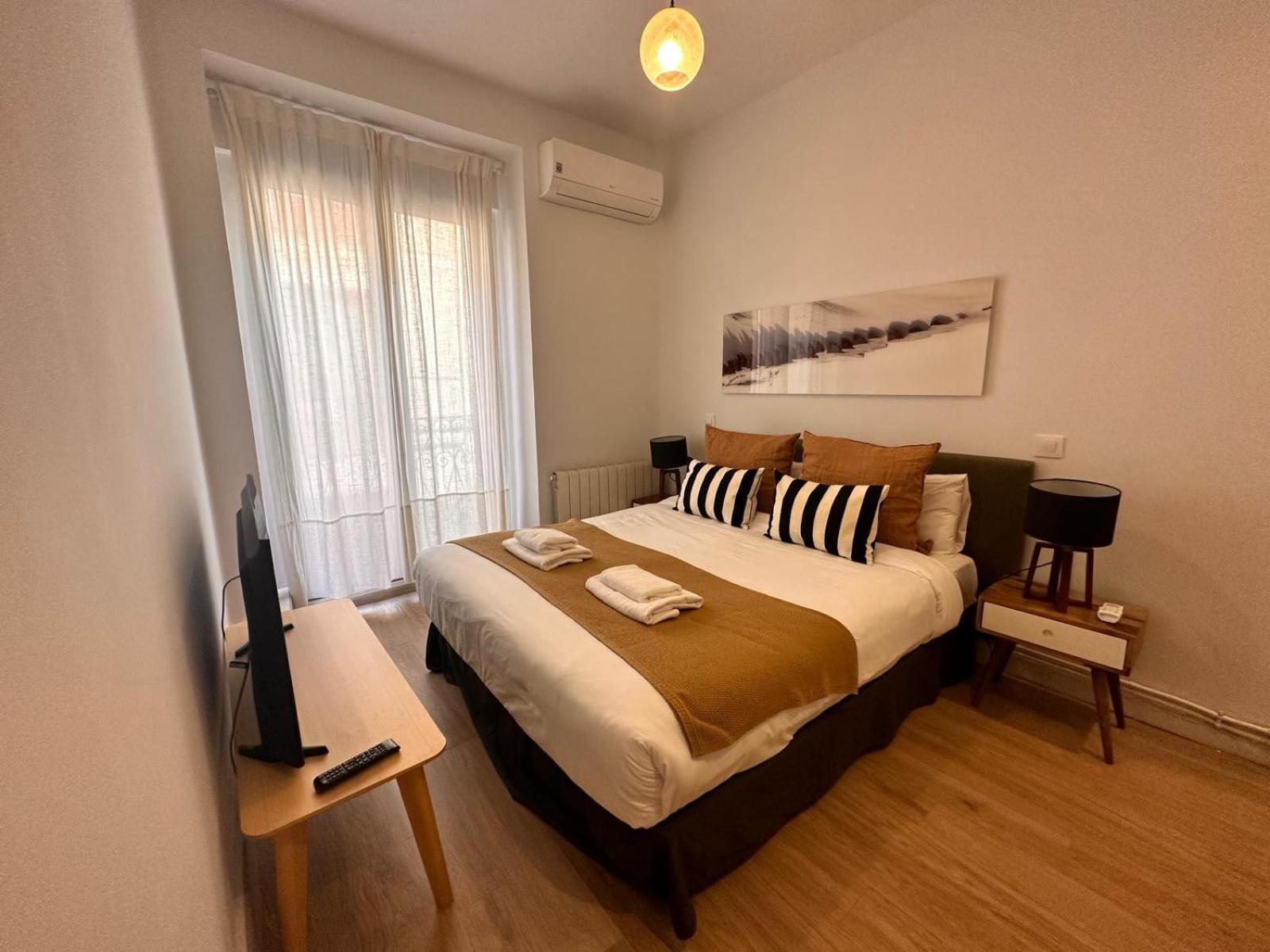 Amazing 3Bd 3Bth With 9 Balconies By Madrid4You Apartments Exterior foto